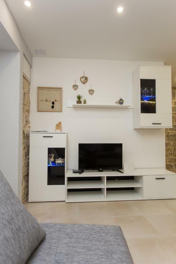 Studio Apartman "Brce" Kaštela Exteriér fotografie