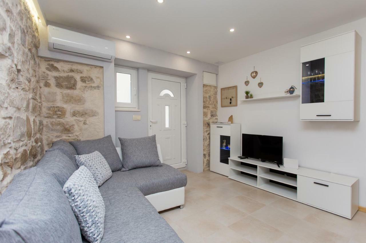 Studio Apartman "Brce" Kaštela Exteriér fotografie