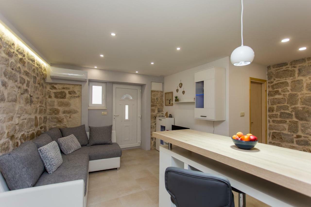 Studio Apartman "Brce" Kaštela Exteriér fotografie
